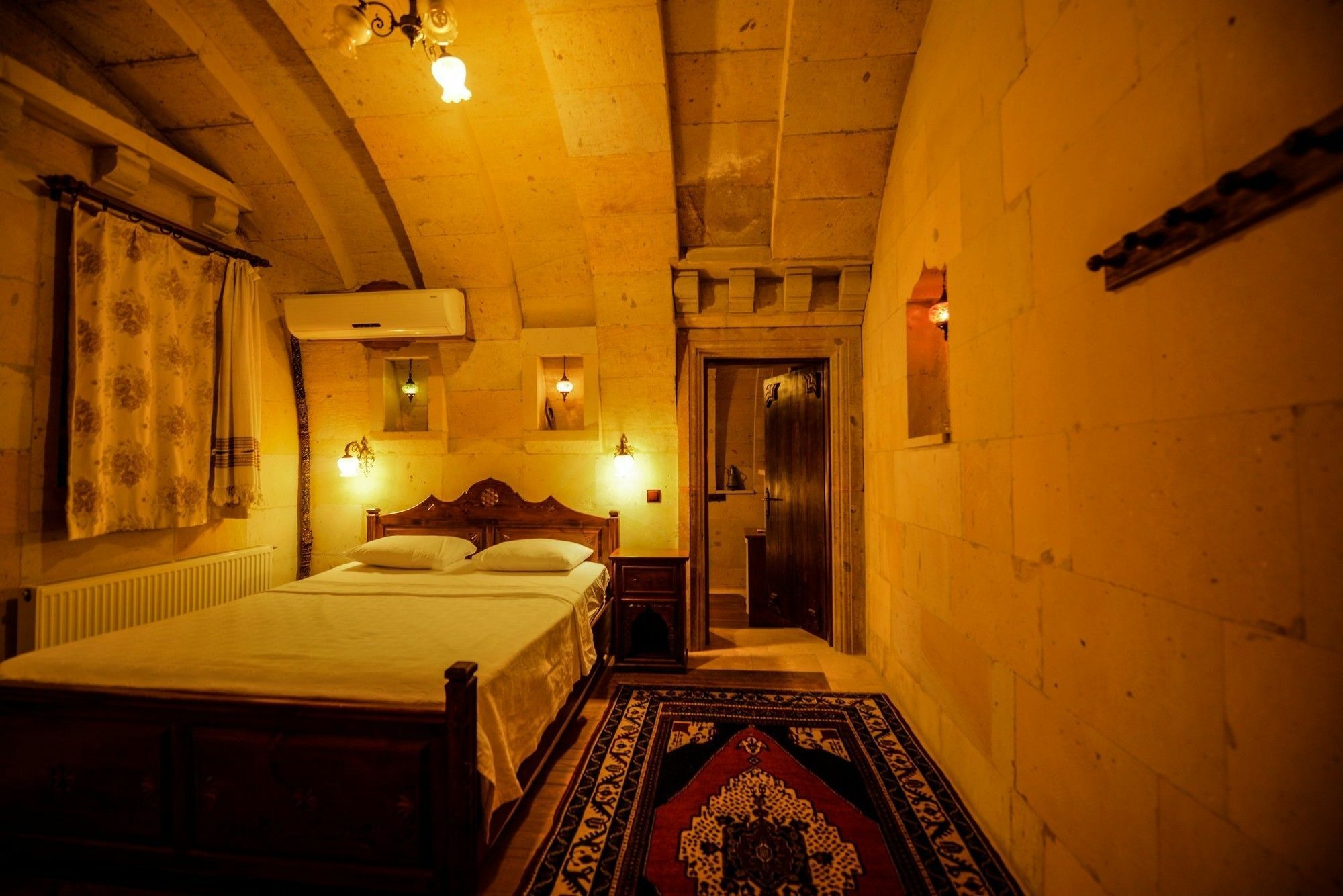 גורמה Vineyard Cave Hotel מראה חיצוני תמונה