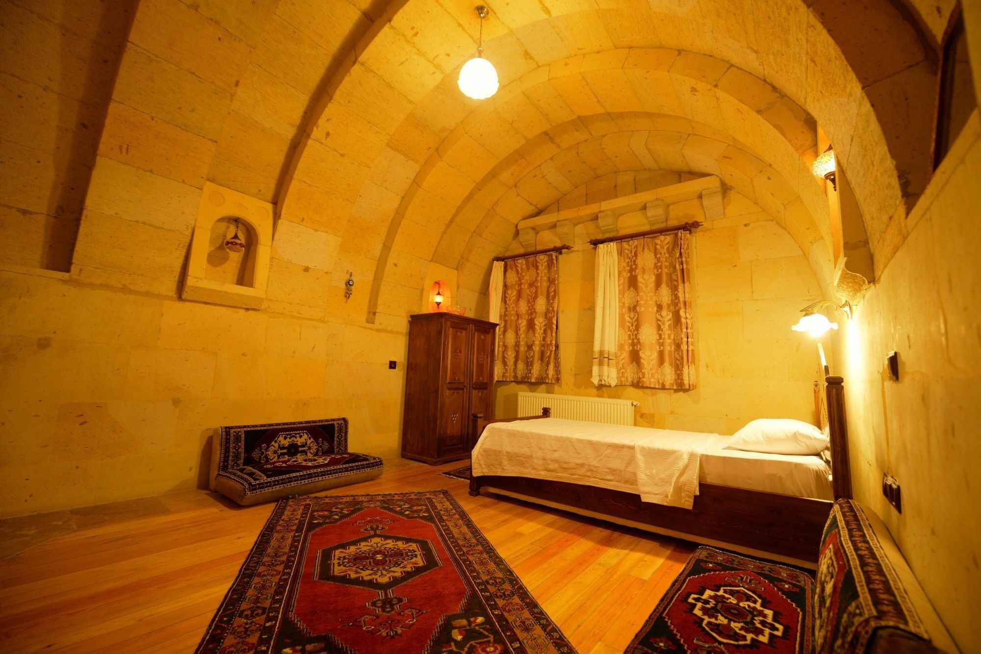גורמה Vineyard Cave Hotel מראה חיצוני תמונה